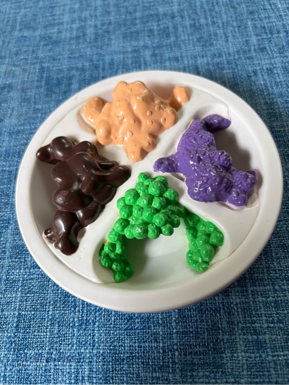 vintage 1998 Amazing Amy doll interactive food bowl set.